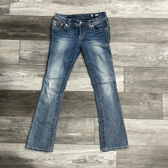 Miss Me Denim - Miss Me Signature Slim Boot Jeans. Size 27